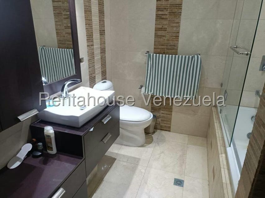 Apartamento (Duplex) en Alquiler en Sector las Quince Letras, Vargas - 26