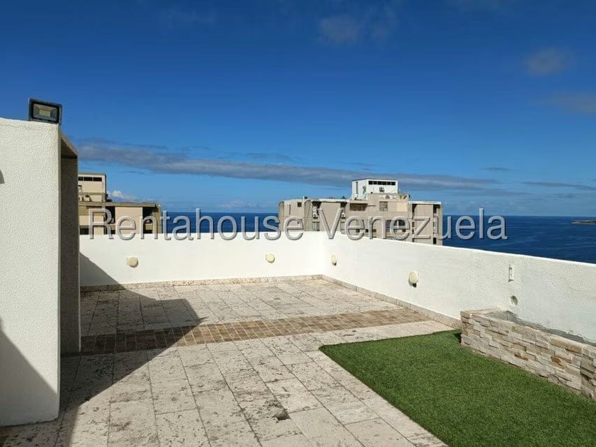 Apartamento (Duplex) en Alquiler en Sector las Quince Letras, Vargas - 28