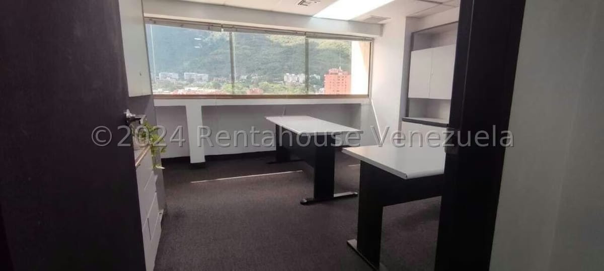 Comercial (Oficina) en Alquiler en Los Dos Caminos, Distrito Metropolitano - 16