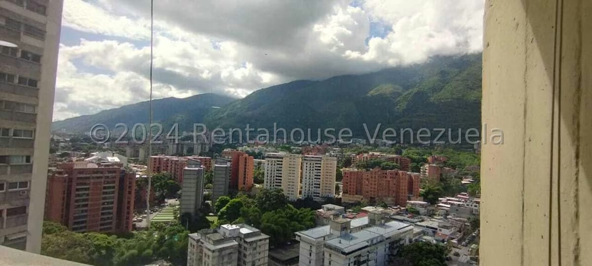 Comercial (Oficina) en Alquiler en Los Dos Caminos, Distrito Metropolitano - 22