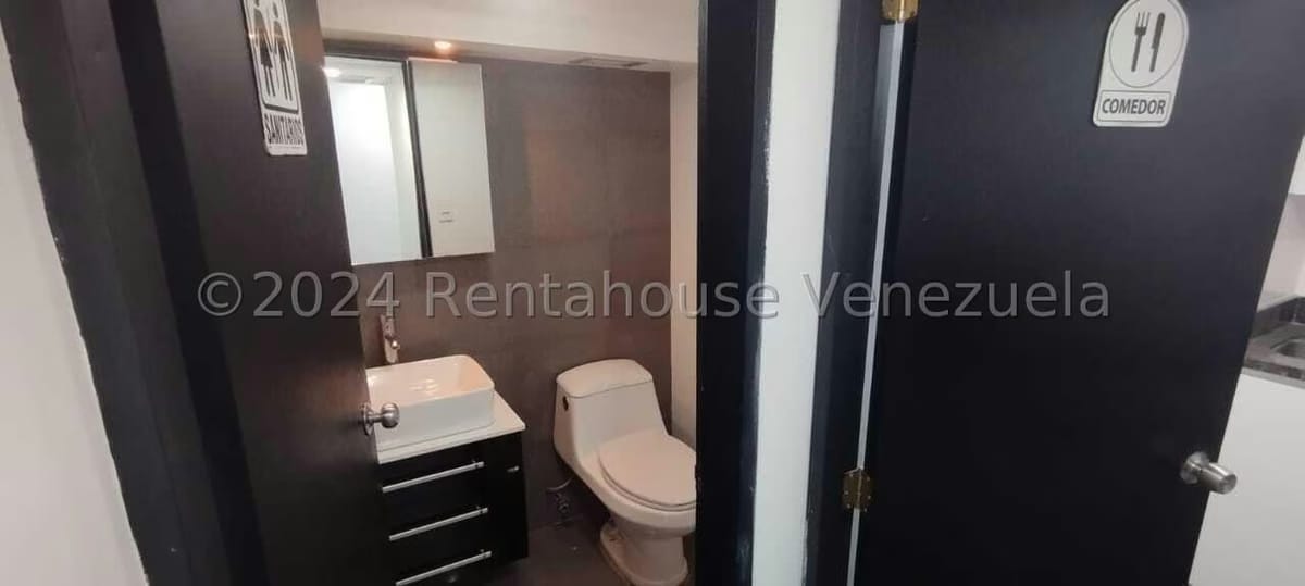 Comercial (Oficina) en Alquiler en Los Dos Caminos, Distrito Metropolitano - 27