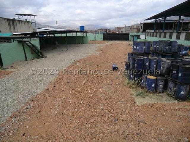 Comercial (Galpon - Deposito) en Venta en Alto Grande, Miranda - 26
