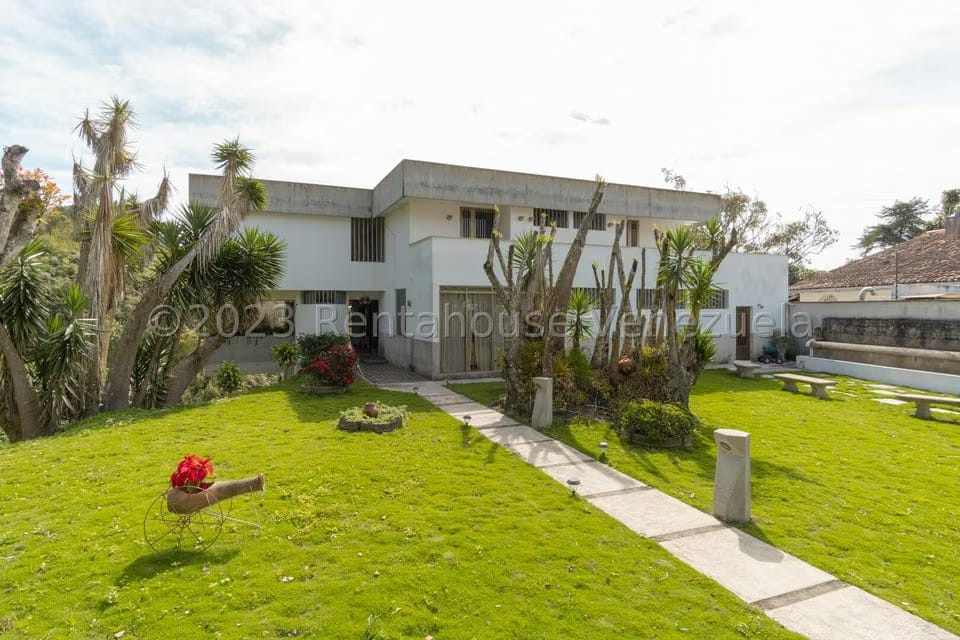 Casa (Multipes Niveles) en Venta en Club de Campo, Miranda