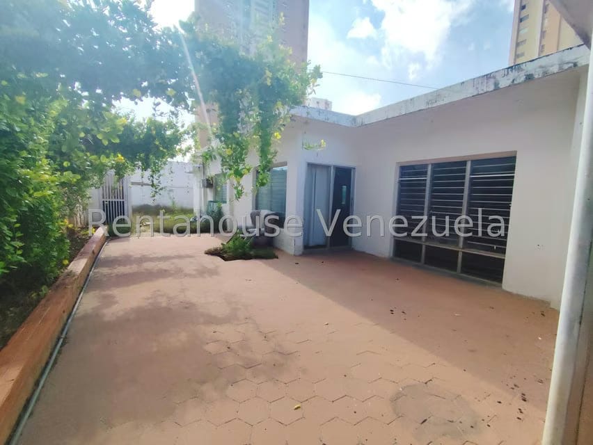 Comercial (Oficina) en Venta en Avenida Bella Vista, Zulia - 56