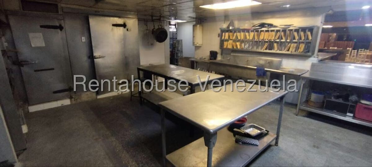 Comercial (Local Comercial) en Alquiler en La Urbina, Distrito Metropolitano - 13