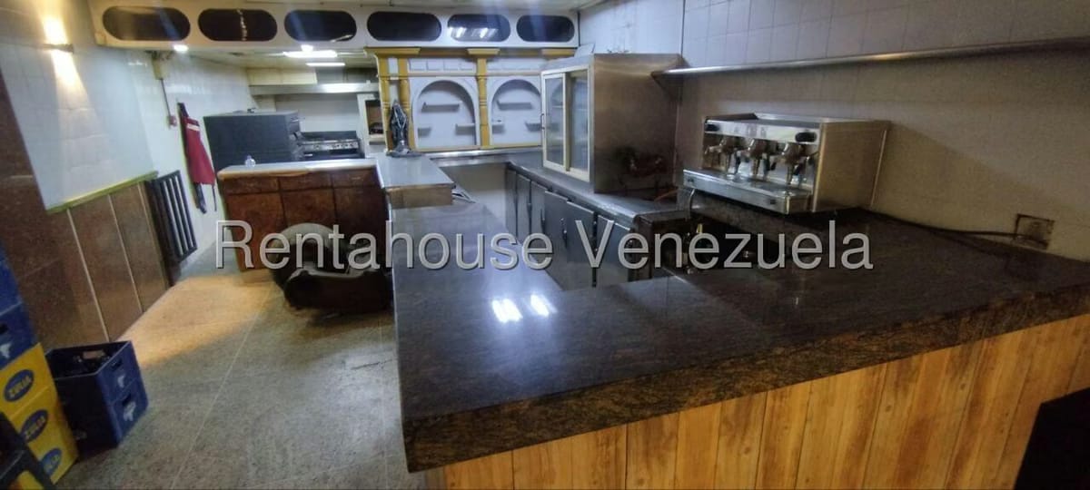 Comercial (Local Comercial) en Alquiler en La Urbina, Distrito Metropolitano - 7