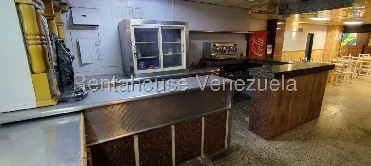 Comercial (Local Comercial) en Alquiler en La Urbina, Distrito Metropolitano - 8