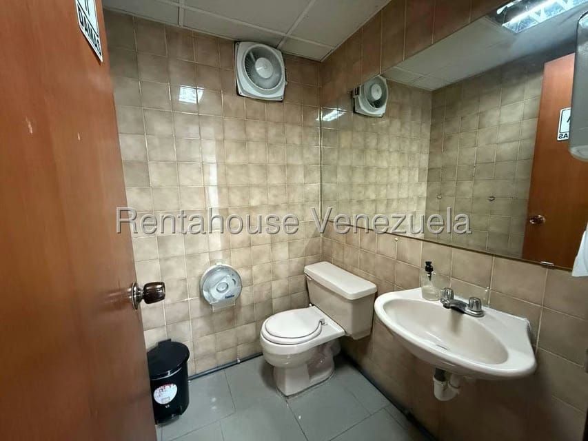 Comercial (Oficina) en Venta en El Rosal, Distrito Metropolitano - 12