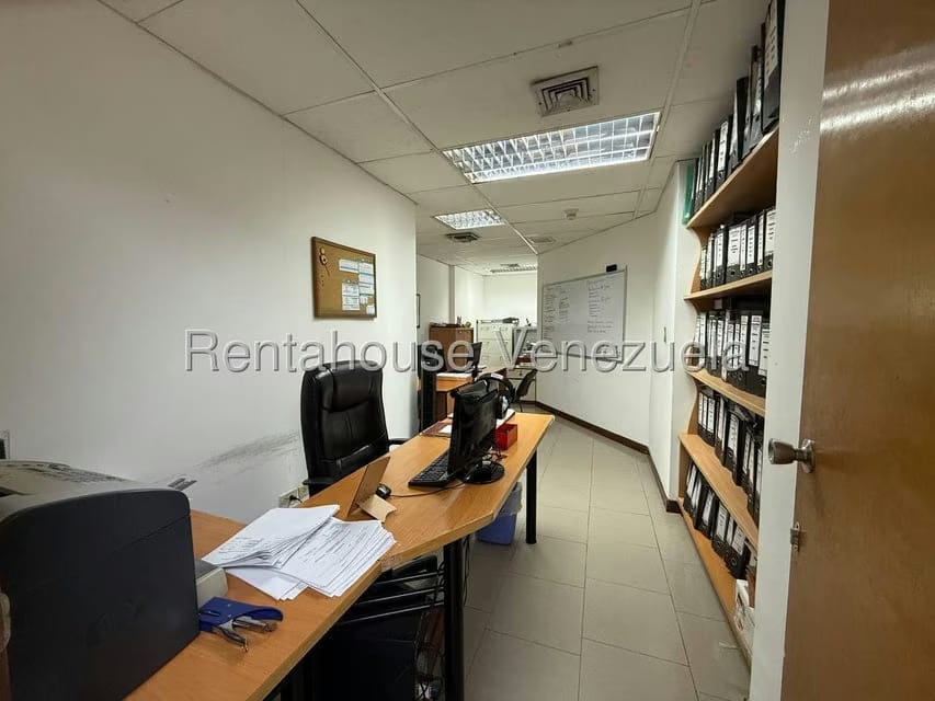 Comercial (Oficina) en Venta en El Rosal, Distrito Metropolitano - 13