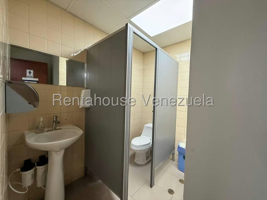 Comercial (Oficina) en Venta en El Rosal, Distrito Metropolitano - 16