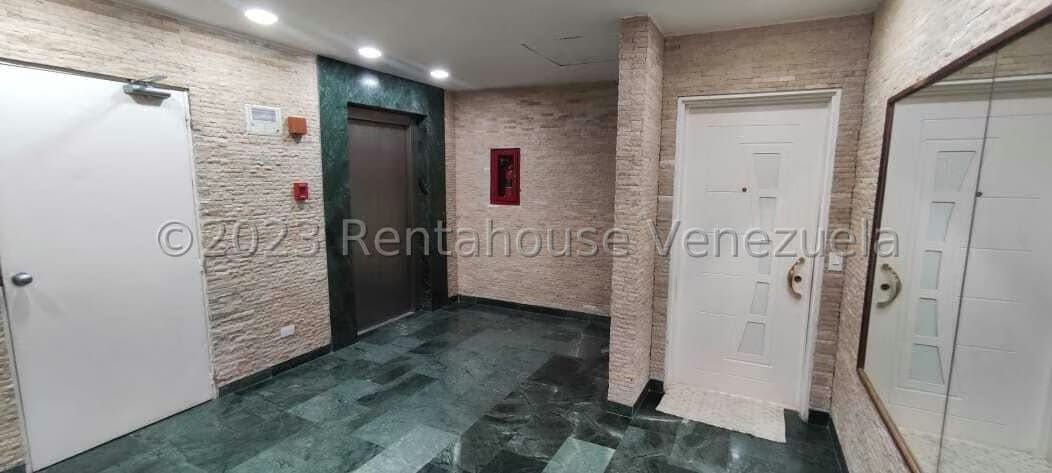 Apartamento (Duplex) en Venta en La Tahona, Distrito Metropolitano - 2