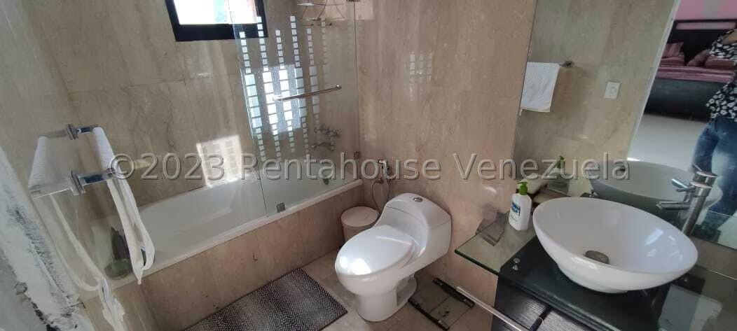 Apartamento (Duplex) en Venta en La Tahona, Distrito Metropolitano - 16