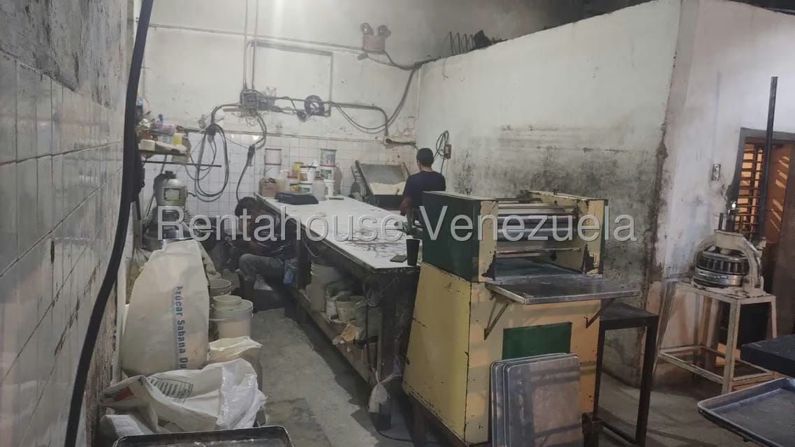Comercial (Local Comercial) en Venta en La Pastora, Distrito Metropolitano - 33