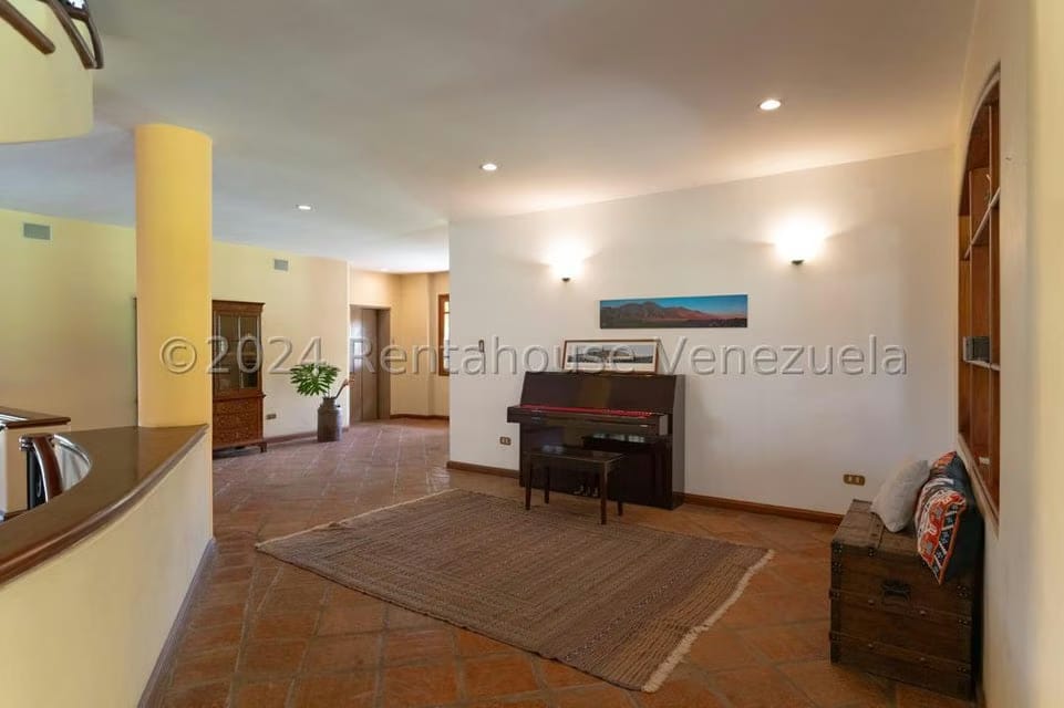 Casa (Multipes Niveles) en Venta en Prados del Este, Distrito Metropolitano - 21