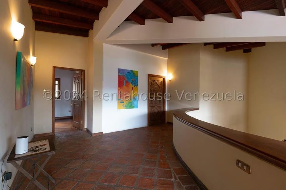 Casa (Multipes Niveles) en Venta en Prados del Este, Distrito Metropolitano - 23
