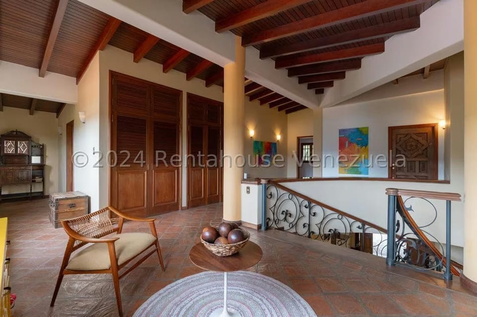 Casa (Multipes Niveles) en Venta en Prados del Este, Distrito Metropolitano - 25