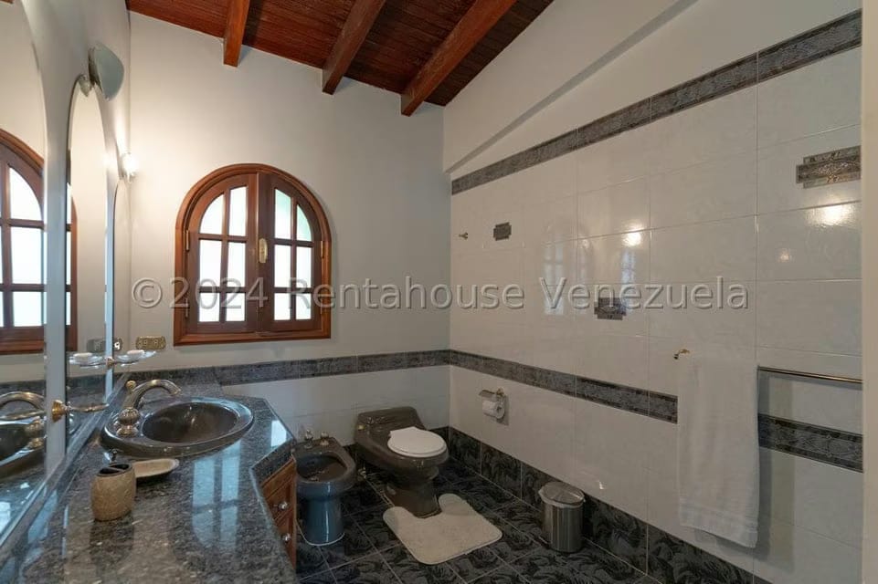 Casa (Multipes Niveles) en Venta en Prados del Este, Distrito Metropolitano - 30