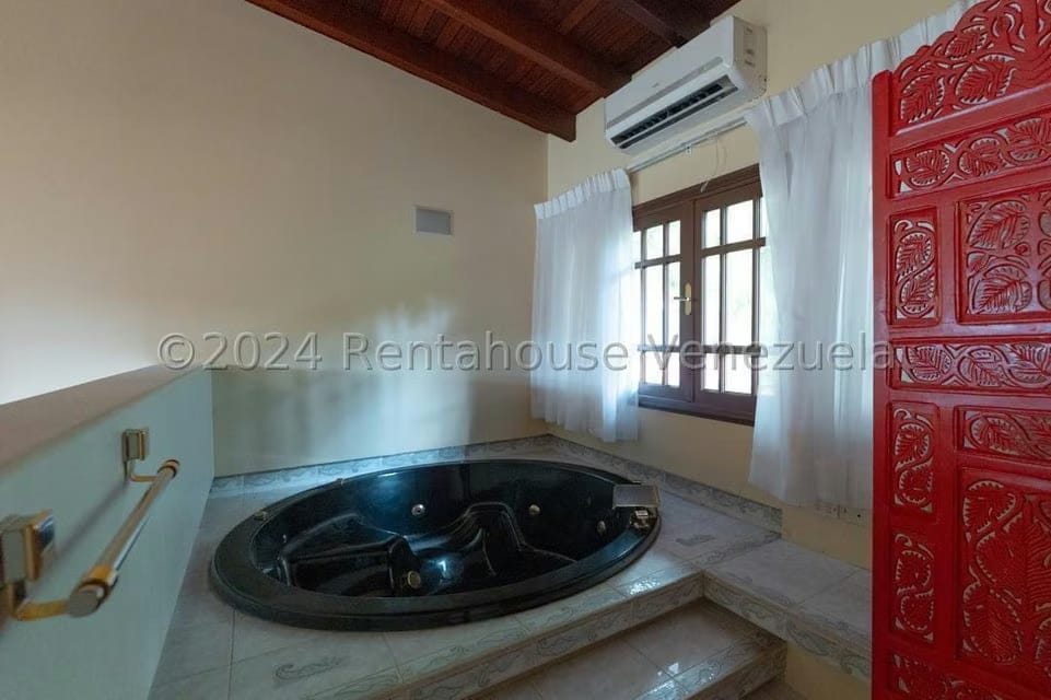 Casa (Multipes Niveles) en Venta en Prados del Este, Distrito Metropolitano - 32