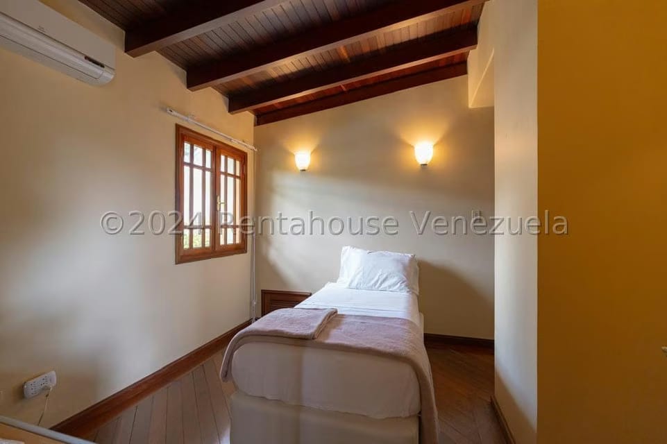 Casa (Multipes Niveles) en Venta en Prados del Este, Distrito Metropolitano - 39