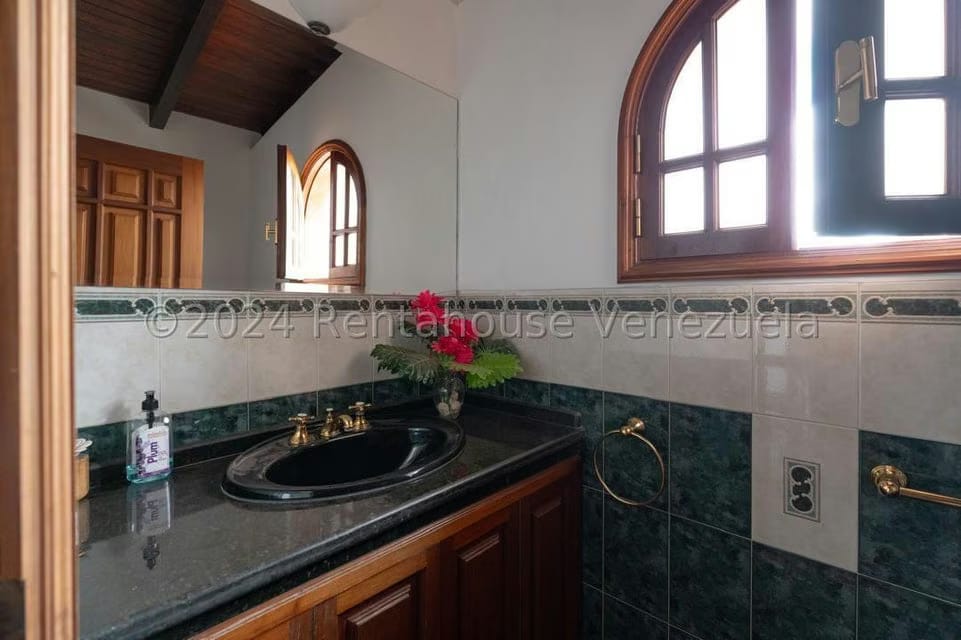 Casa (Multipes Niveles) en Venta en Prados del Este, Distrito Metropolitano - 41