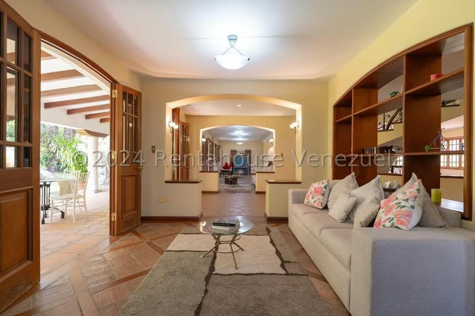 Casa (Multipes Niveles) en Venta en Prados del Este, Distrito Metropolitano - 48