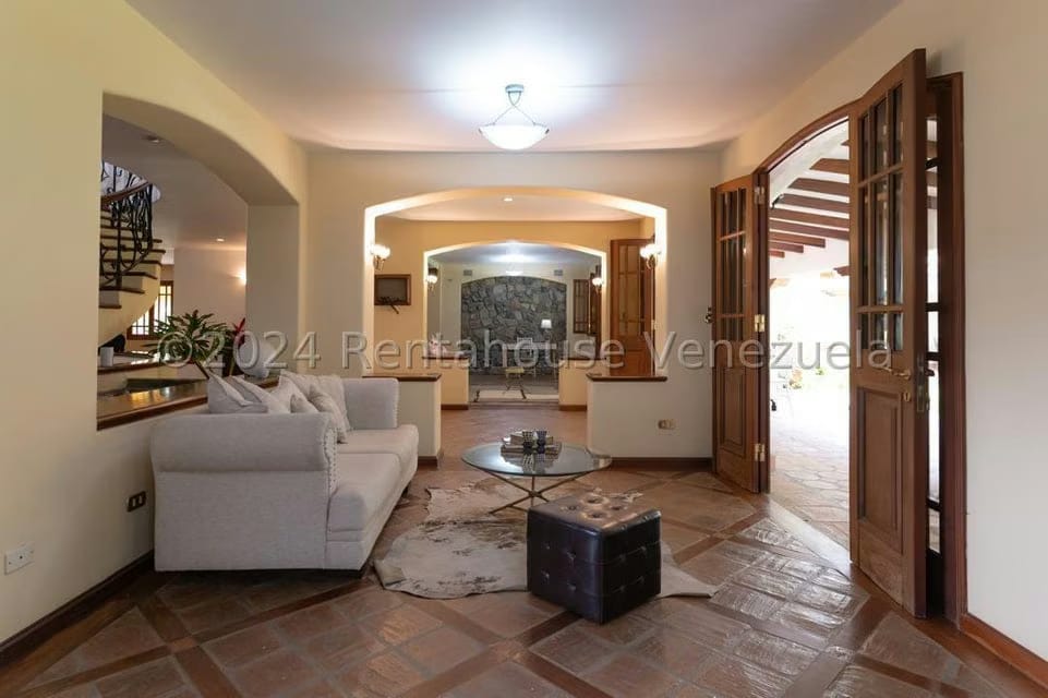 Casa (Multipes Niveles) en Venta en Prados del Este, Distrito Metropolitano - 50