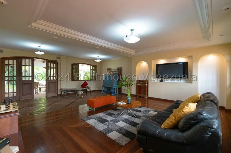 Casa (Multipes Niveles) en Venta en Prados del Este, Distrito Metropolitano - 52