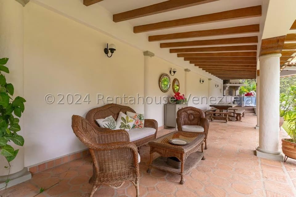 Casa (Multipes Niveles) en Venta en Prados del Este, Distrito Metropolitano - 56