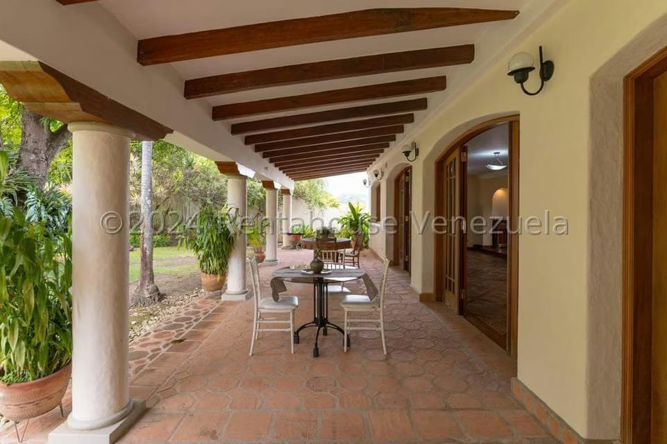 Casa (Multipes Niveles) en Venta en Prados del Este, Distrito Metropolitano - 57