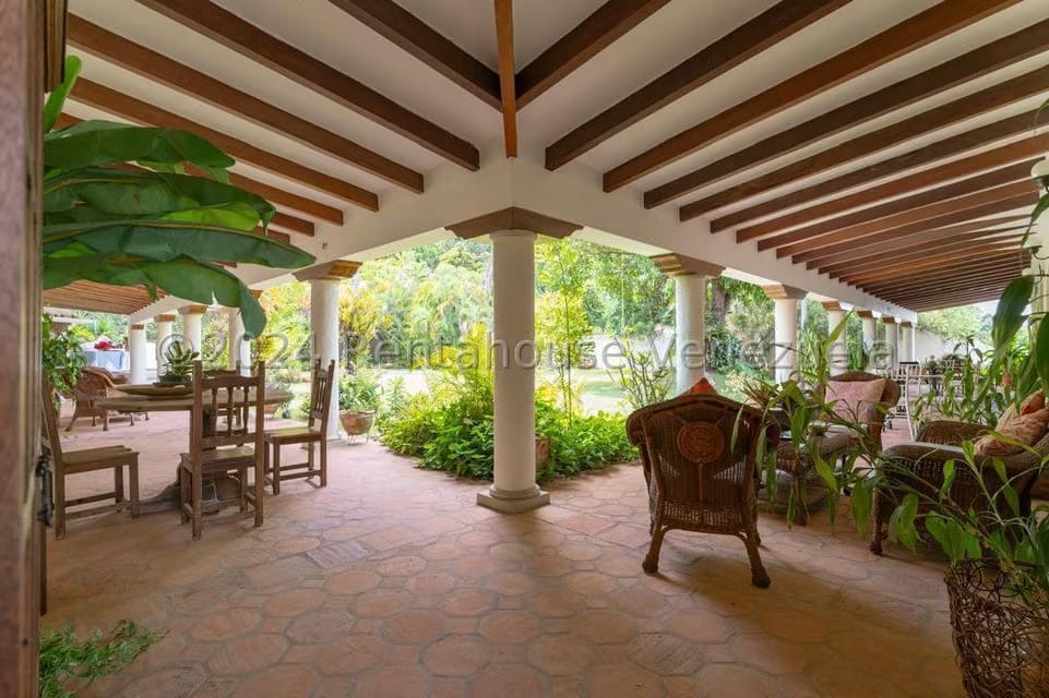 Casa (Multipes Niveles) en Venta en Prados del Este, Distrito Metropolitano - 59