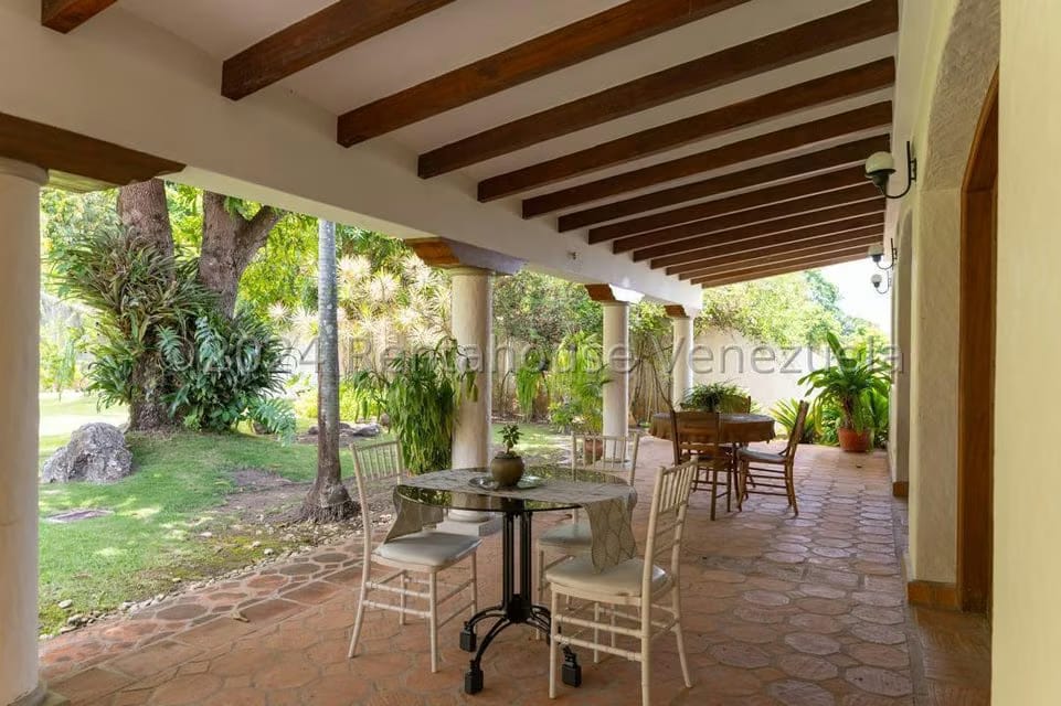 Casa (Multipes Niveles) en Venta en Prados del Este, Distrito Metropolitano - 60