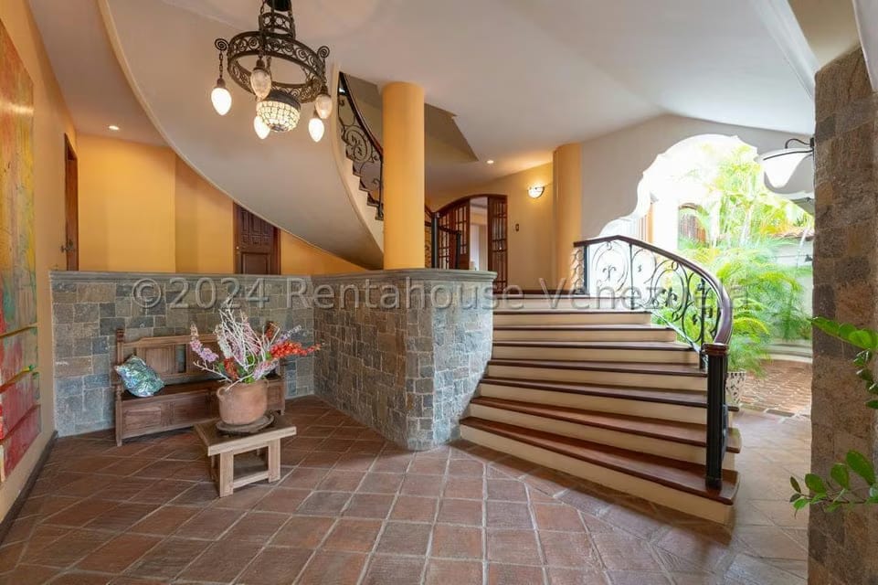 Casa (Multipes Niveles) en Venta en Prados del Este, Distrito Metropolitano - 7