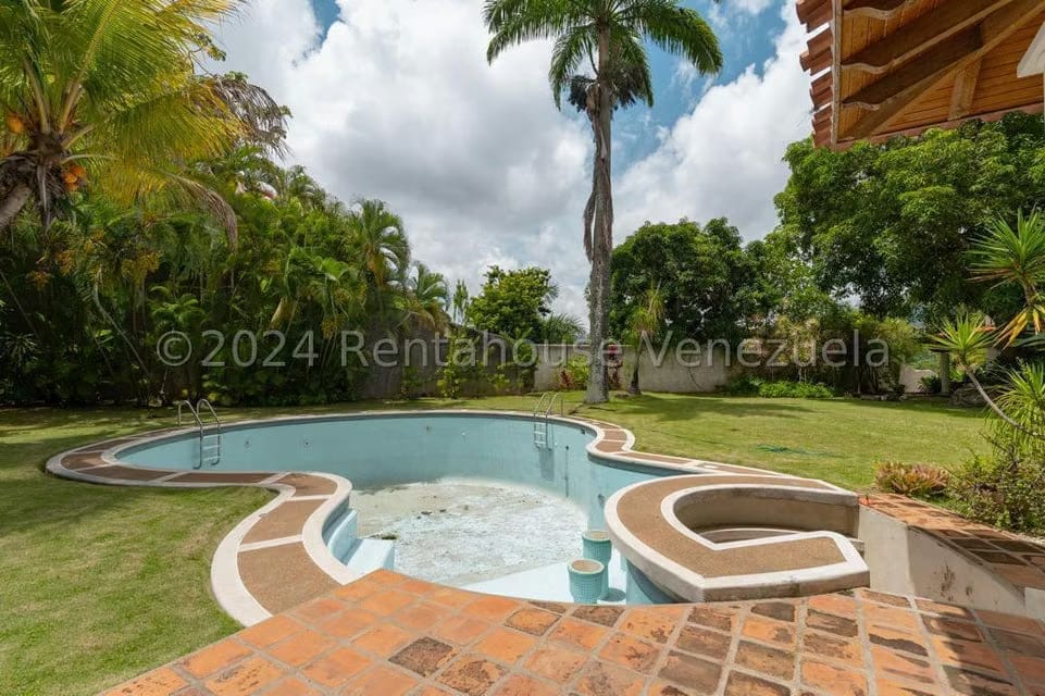 Casa (Multipes Niveles) en Venta en Prados del Este, Distrito Metropolitano - 64