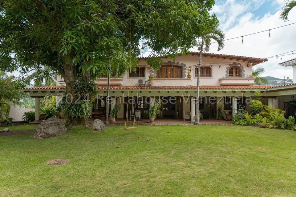 Casa (Multipes Niveles) en Venta en Prados del Este, Distrito Metropolitano - 70