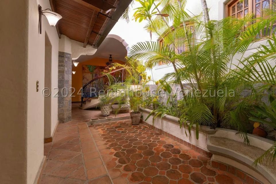 Casa (Multipes Niveles) en Venta en Prados del Este, Distrito Metropolitano - 8