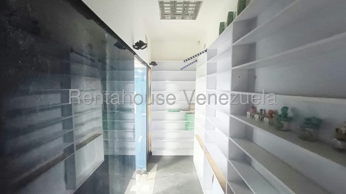 Comercial (Local Comercial) en Alquiler en El Rosal, Distrito Metropolitano - 4