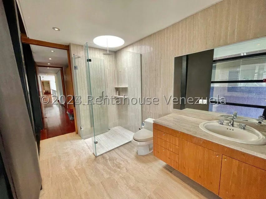 Casa (Multipes Niveles) en Venta en Los Campitos, Distrito Metropolitano - 25