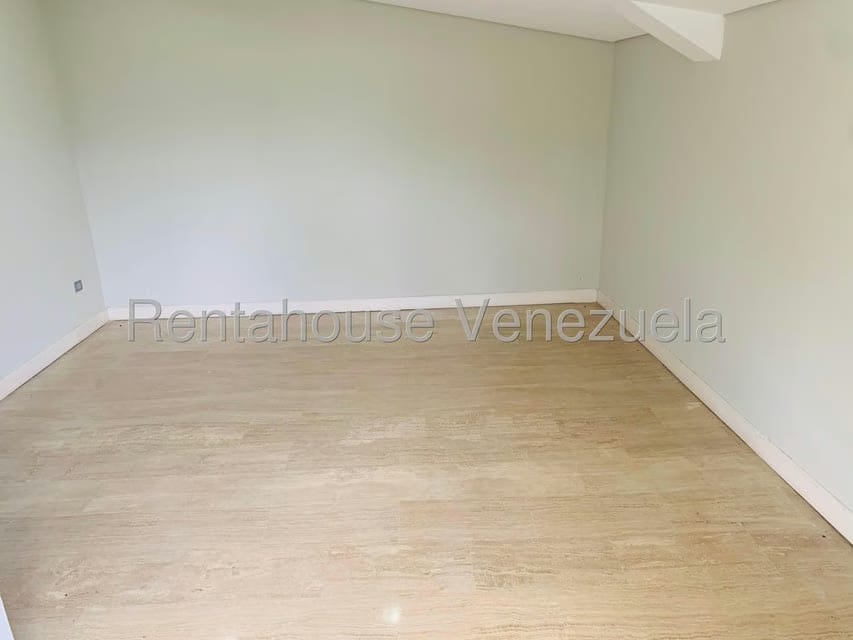 Casa (Multipes Niveles) en Venta en Los Campitos, Distrito Metropolitano - 66