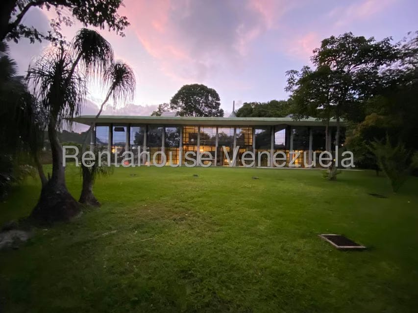 Casa (Multipes Niveles) en Venta en Los Campitos, Distrito Metropolitano - 74