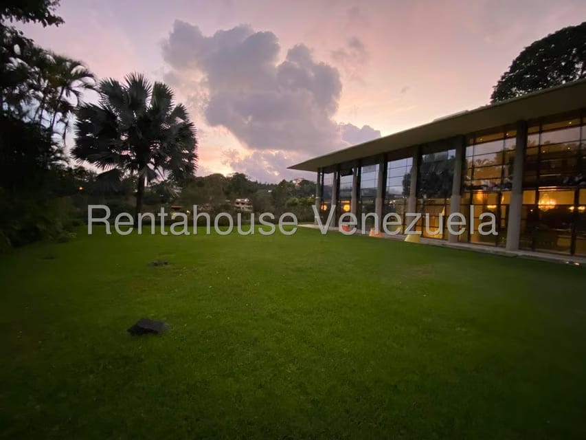 Casa (Multipes Niveles) en Venta en Los Campitos, Distrito Metropolitano - 75