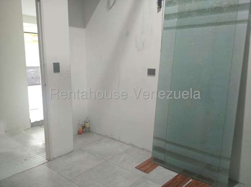 Comercial (Local Comercial) en Venta en Macaracuay, Distrito Metropolitano - 14