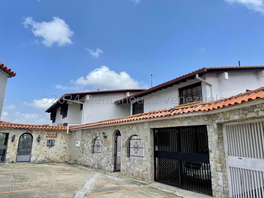 Casa (Multipes Niveles) en Venta en Los Naranjos del Cafetal, Distrito Metropolitano - 24