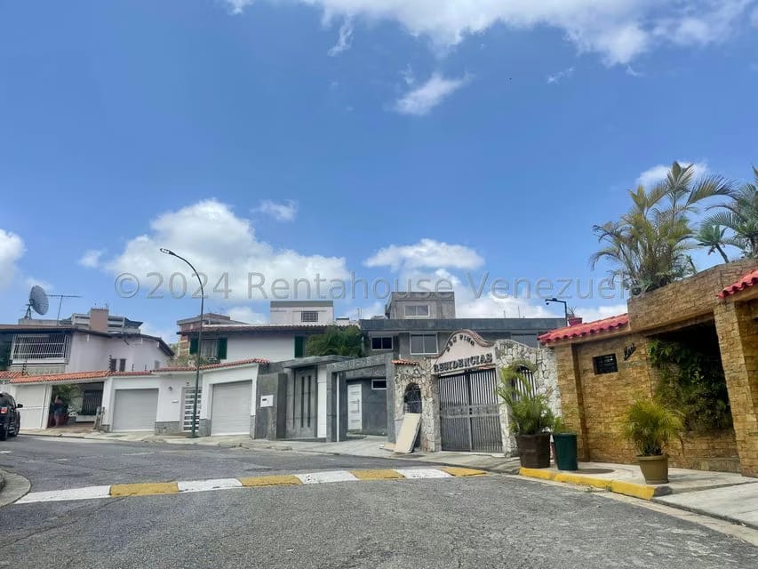 Casa (Multipes Niveles) en Venta en Los Naranjos del Cafetal, Distrito Metropolitano - 25