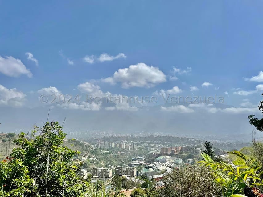 Casa (Multipes Niveles) en Venta en Los Naranjos del Cafetal, Distrito Metropolitano - 31