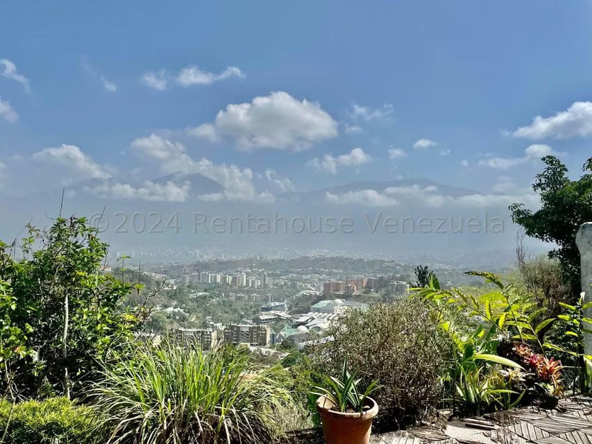 Casa (Multipes Niveles) en Venta en Los Naranjos del Cafetal, Distrito Metropolitano - 32
