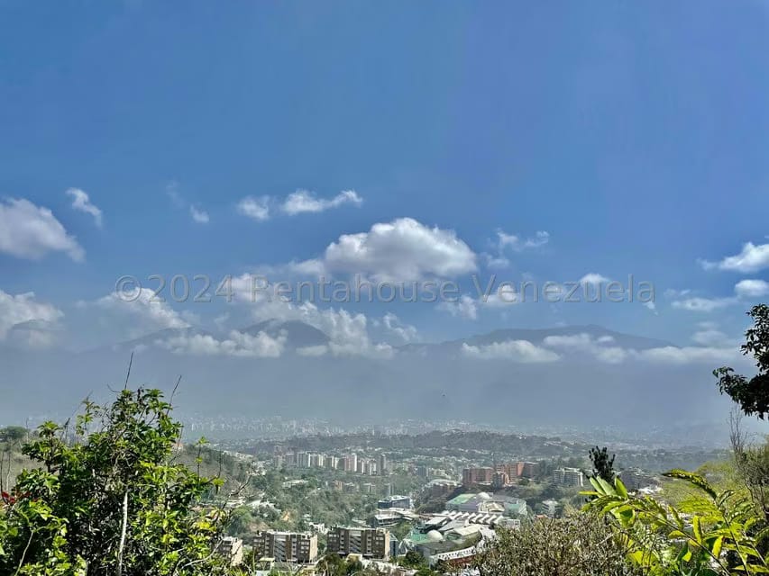 Casa (Multipes Niveles) en Venta en Los Naranjos del Cafetal, Distrito Metropolitano - 33