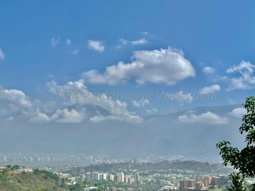 Casa (Multipes Niveles) en Venta en Los Naranjos del Cafetal, Distrito Metropolitano - 35