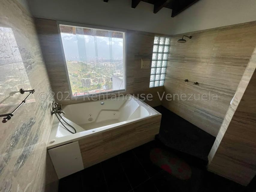 Casa (Multipes Niveles) en Venta en Los Naranjos del Cafetal, Distrito Metropolitano - 58