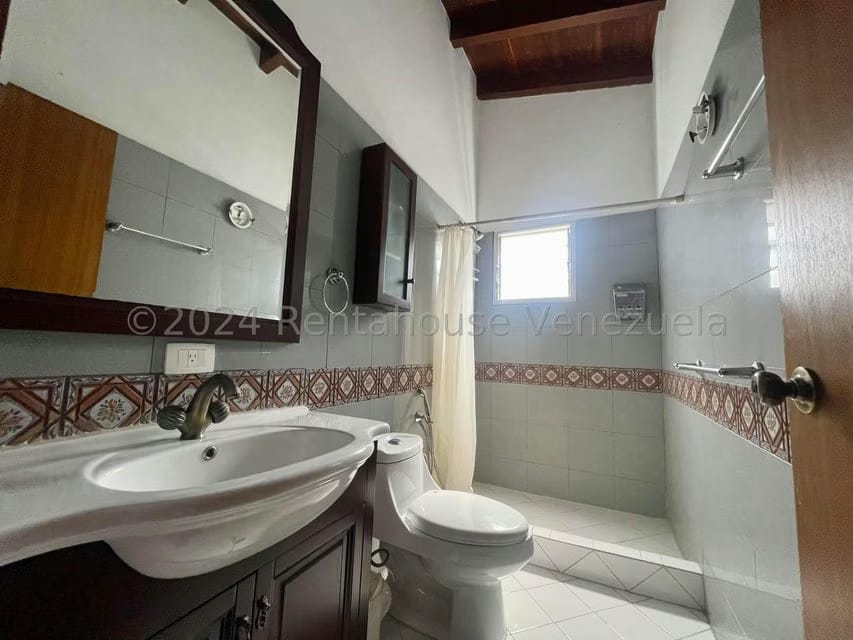 Casa (Multipes Niveles) en Venta en Los Naranjos del Cafetal, Distrito Metropolitano - 63