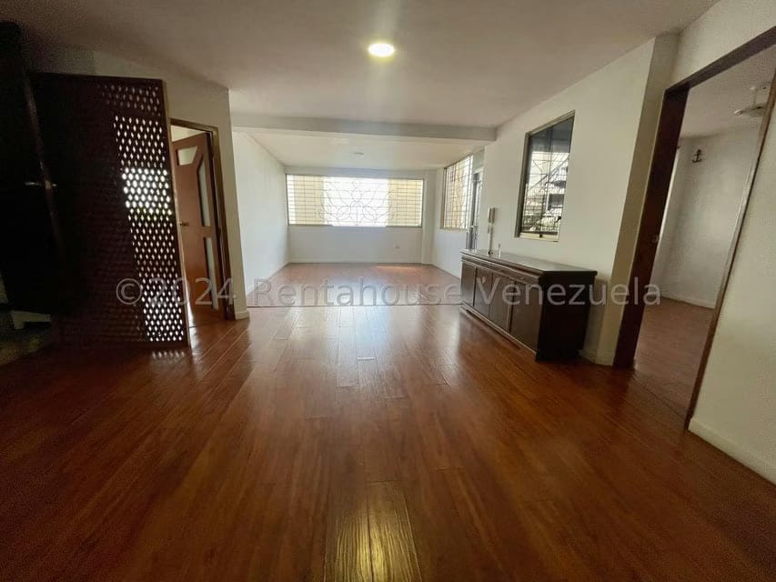 Casa (Multipes Niveles) en Venta en Los Naranjos del Cafetal, Distrito Metropolitano - 70